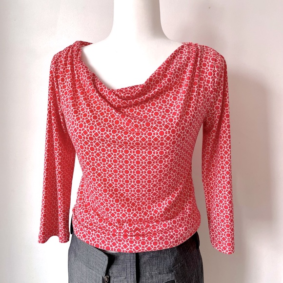 Vibrant pink shirt - Picture 2 of 6